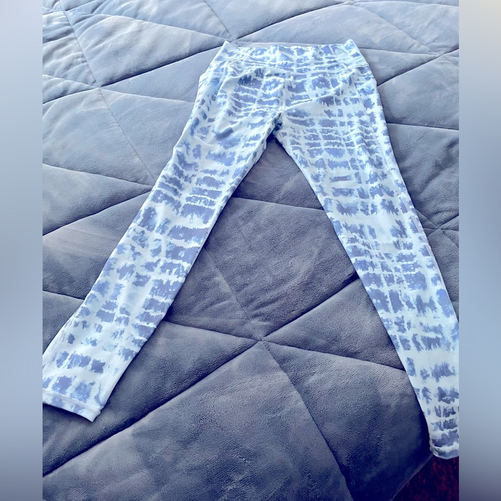 Yoga pants size XL. Kinesis brand.